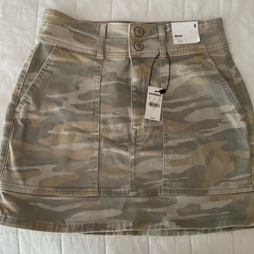 Express camo skirt